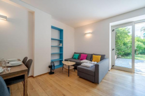Genoa Quarto dei Mille Roomy Flat